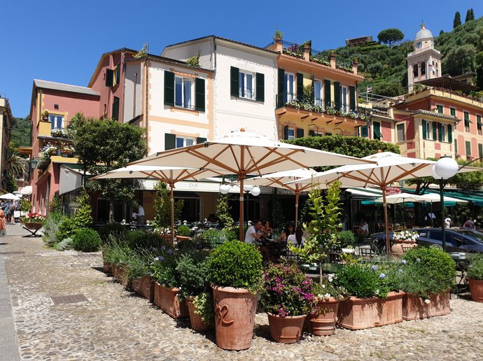 Splendido Mare dining area overlooking the harbour