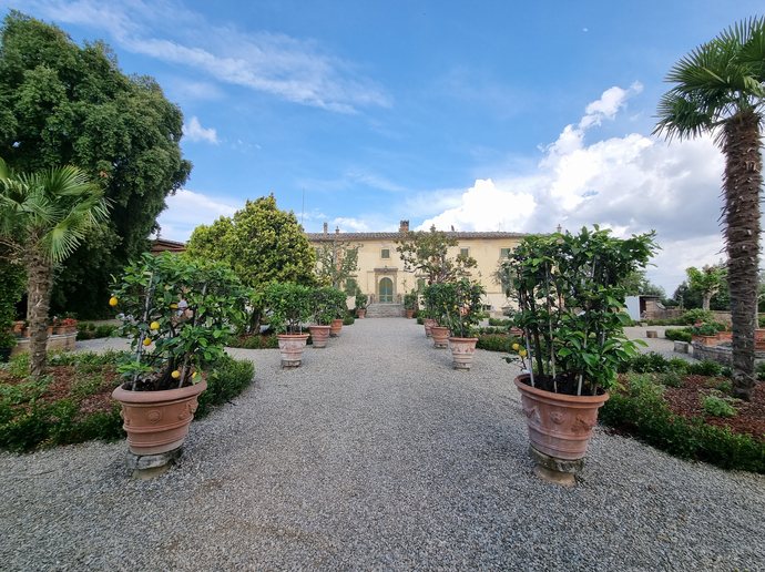 Villa La Pagliaia garden 2